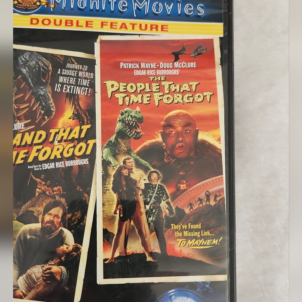 🎬 Double Feature: The Land That Time Forgot / The People That Time DVD - Picture 2 of 12